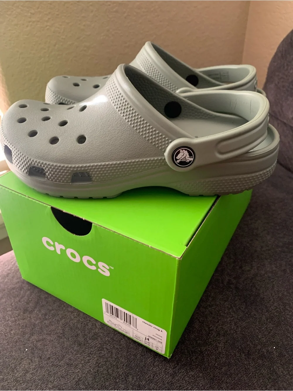 CROCS easy off